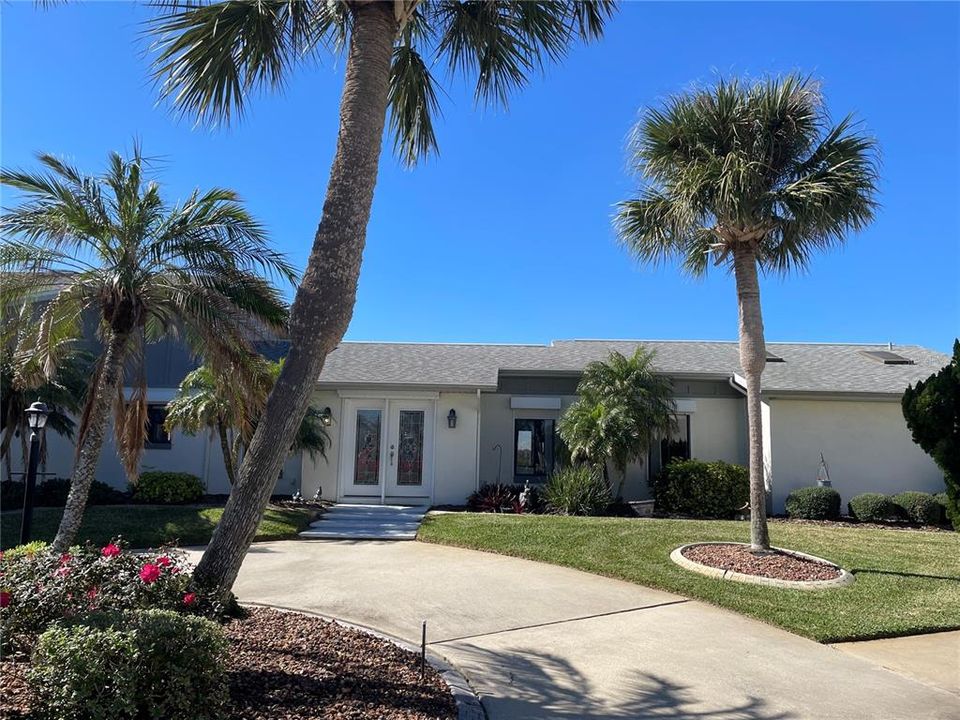 Recently Sold: $1,100,000 (4 beds, 2 baths, 2758 Square Feet)