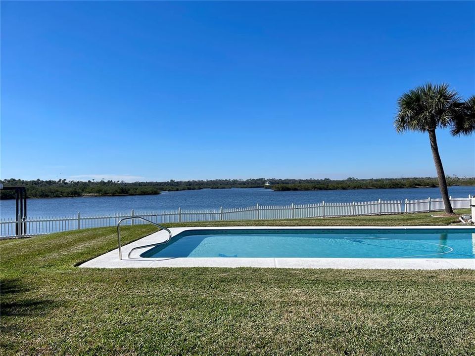 Recently Sold: $1,100,000 (4 beds, 2 baths, 2758 Square Feet)