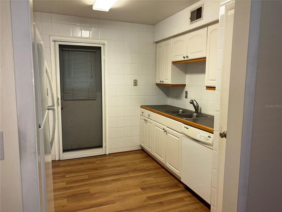 Recently Rented: $1,550 (2 beds, 2 baths, 1119 Square Feet)