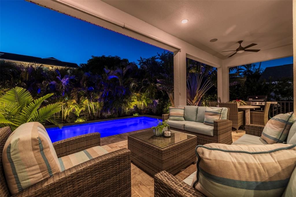 The lanai offers comfortable and versatile seating, grilling and dining areas.