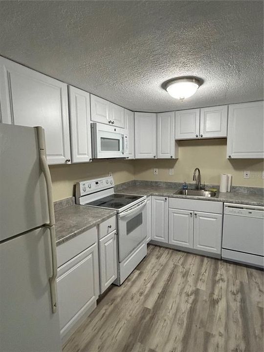 For Sale: $78,000 (1 beds, 1 baths, 630 Square Feet)