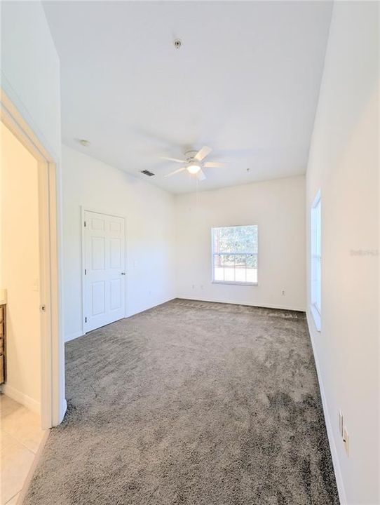 Active With Contract: $165,000 (2 beds, 2 baths, 1034 Square Feet)