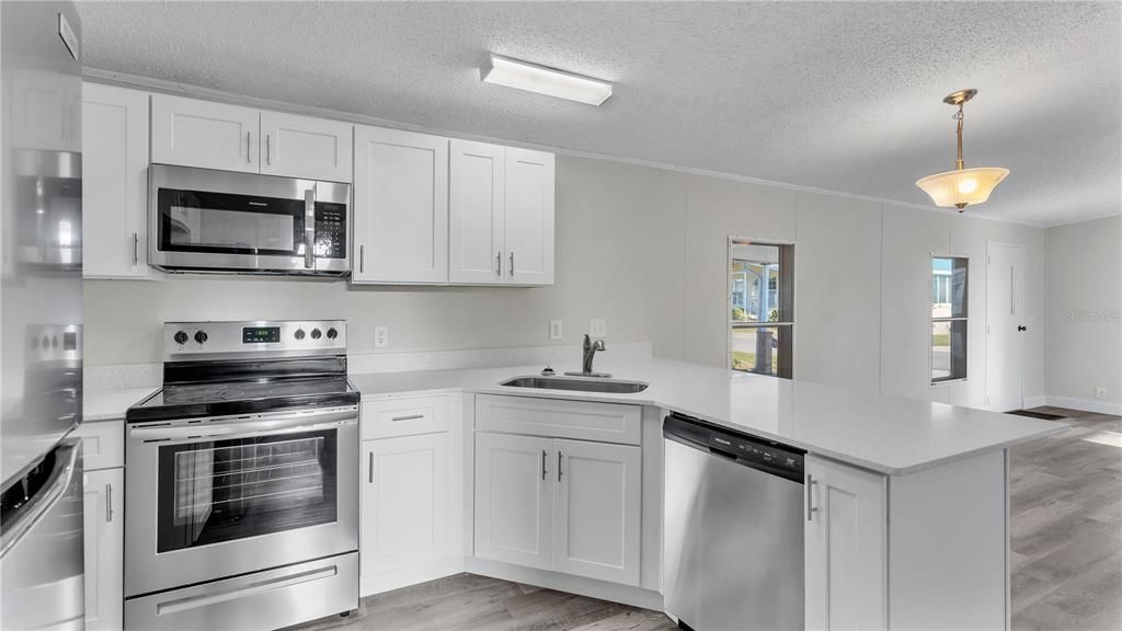 Active With Contract: $144,900 (2 beds, 2 baths, 1300 Square Feet)