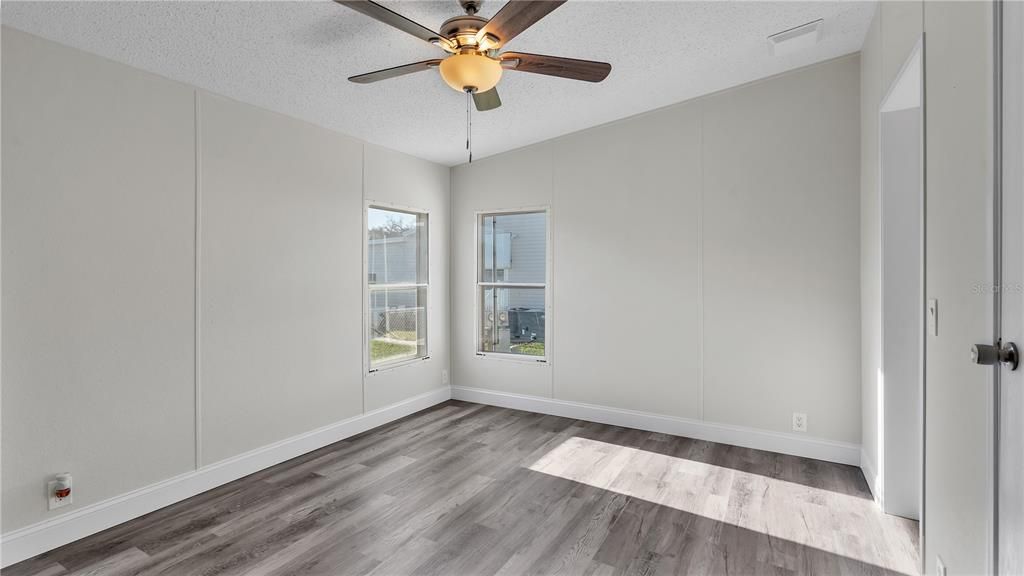 Active With Contract: $144,900 (2 beds, 2 baths, 1300 Square Feet)