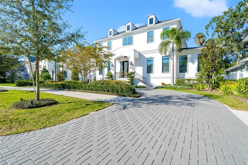 Recently Sold: $3,999,999 (6 beds, 5 baths, 5601 Square Feet)