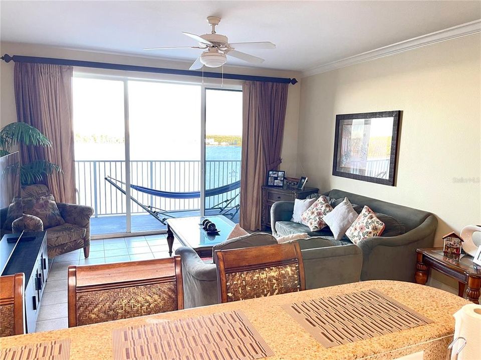 Recently Sold: $254,000 (1 beds, 2 baths, 798 Square Feet)