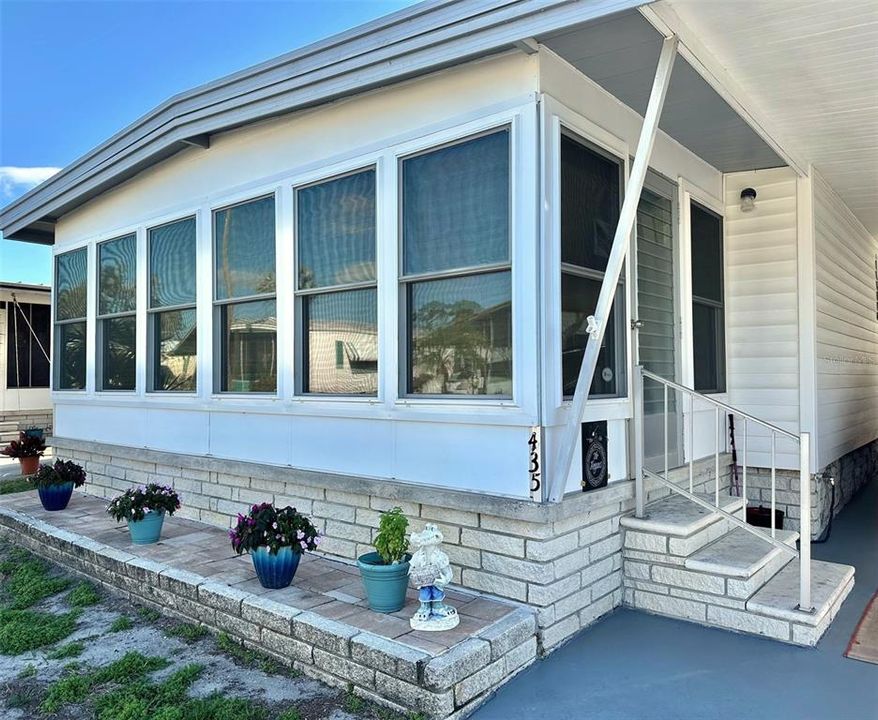 Recently Sold: $165,500 (2 beds, 2 baths, 1352 Square Feet)