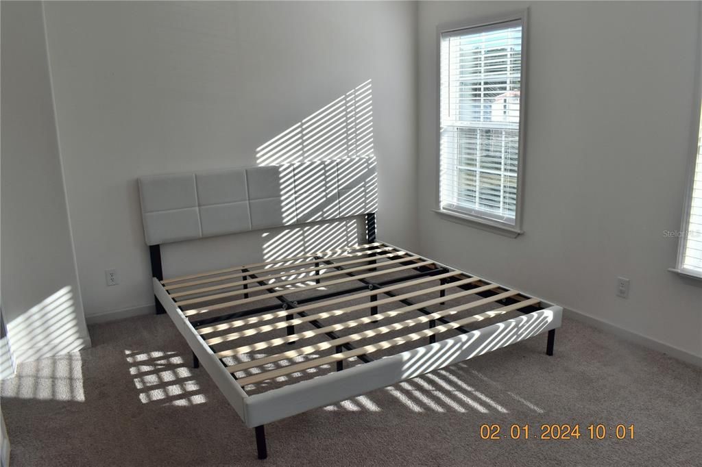 PRIMARY BEDROOM - KING SIZE BED