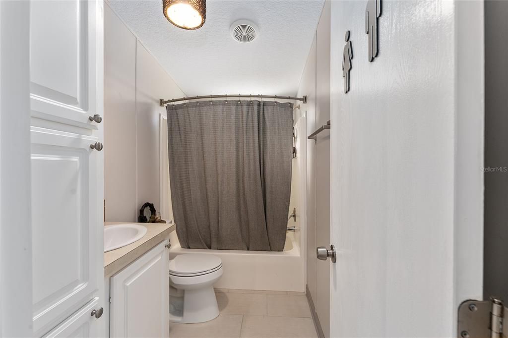 最近售出: $450,000 (3 贝兹, 2 浴室, 1512 平方英尺)