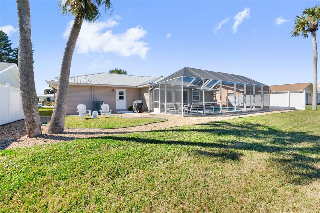 Active With Contract: $549,900 (2 beds, 2 baths, 1550 Square Feet)