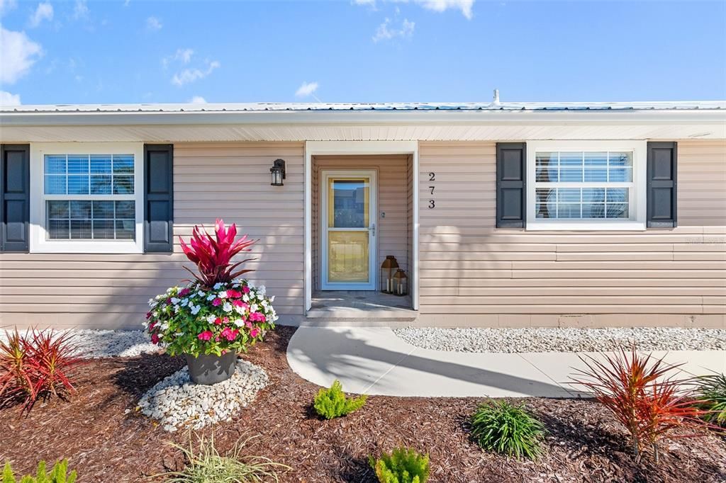 Active With Contract: $549,900 (2 beds, 2 baths, 1550 Square Feet)