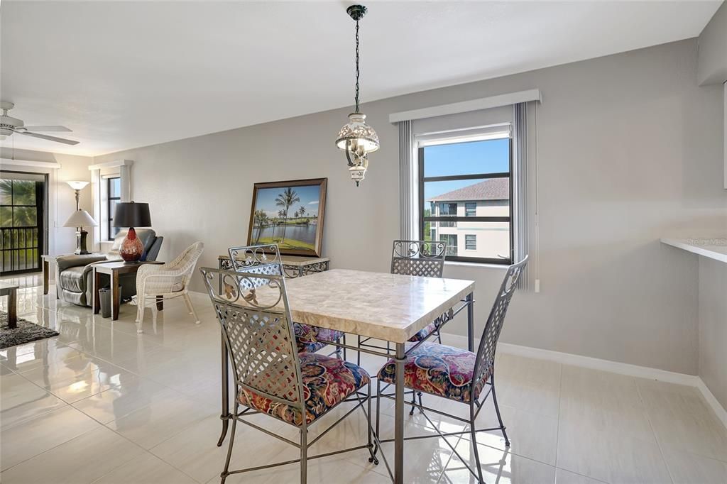 Active With Contract: $179,000 (2 beds, 2 baths, 1228 Square Feet)