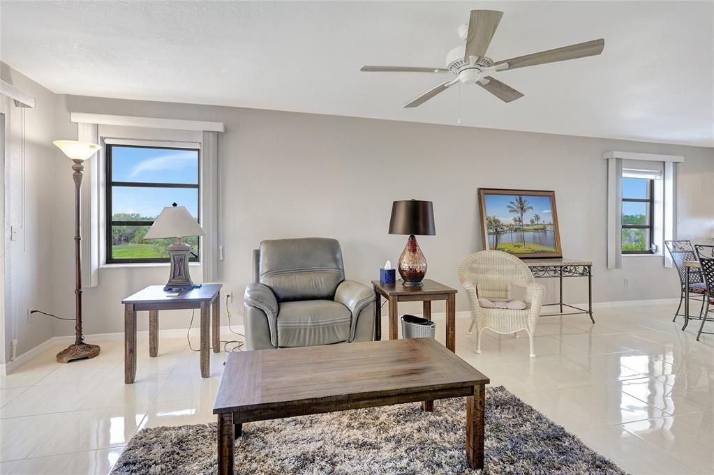 Active With Contract: $179,000 (2 beds, 2 baths, 1228 Square Feet)