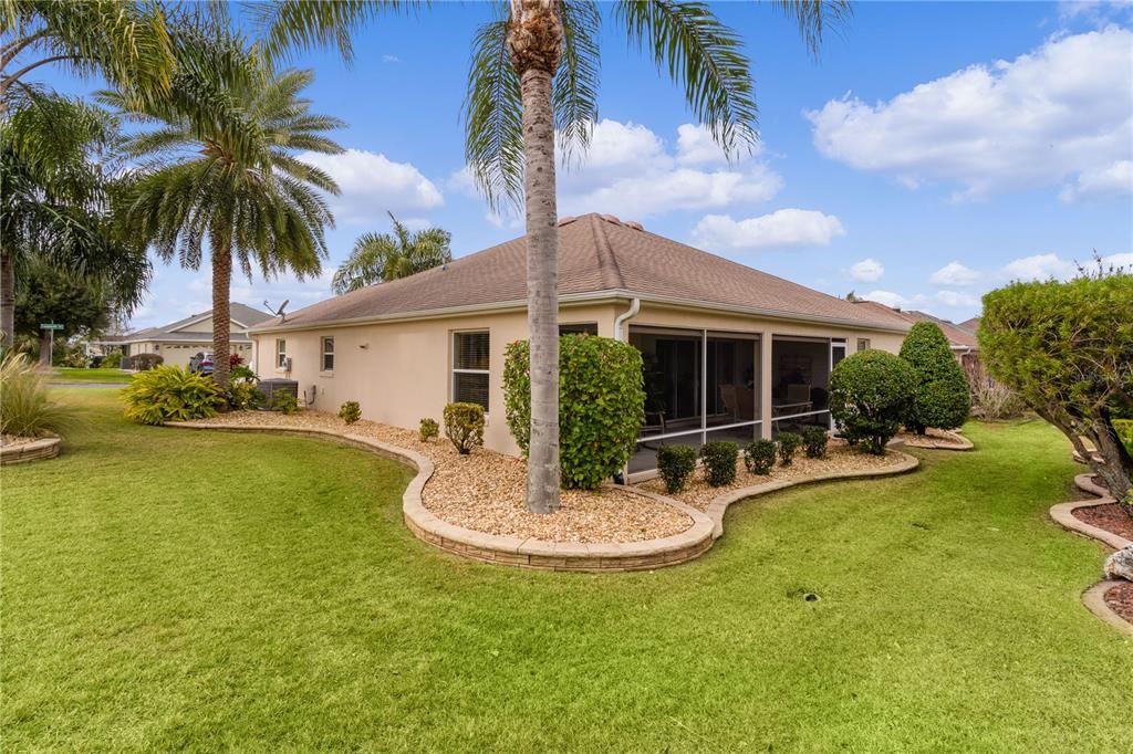 Recently Sold: $465,000 (3 beds, 2 baths, 1939 Square Feet)