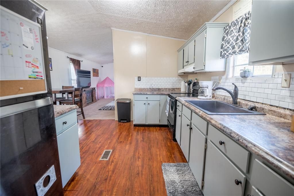 Recently Sold: $169,900 (2 beds, 2 baths, 1152 Square Feet)