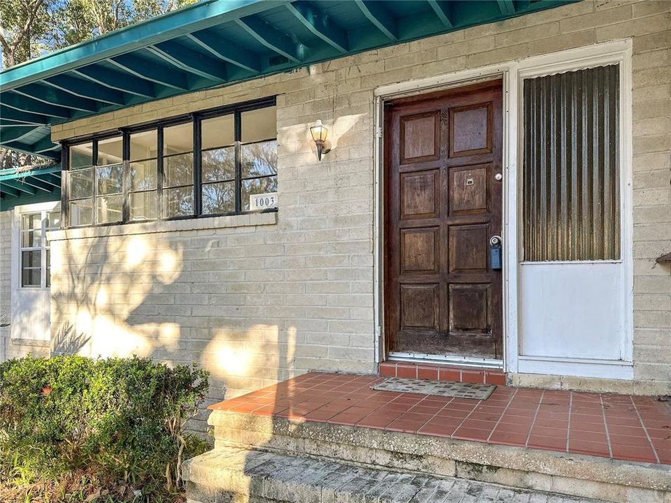 Recently Sold: $375,000 (3 beds, 2 baths, 1841 Square Feet)