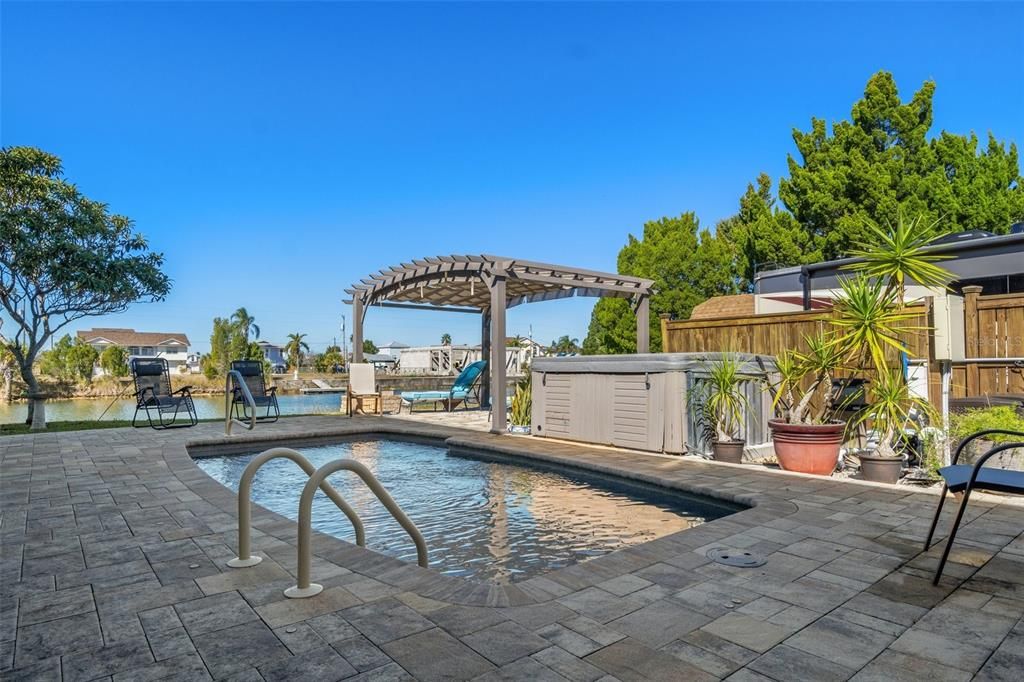Active With Contract: $499,900 (2 beds, 2 baths, 1344 Square Feet)