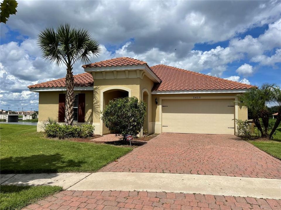 Recently Rented: $2,500 (4 beds, 2 baths, 2138 Square Feet)