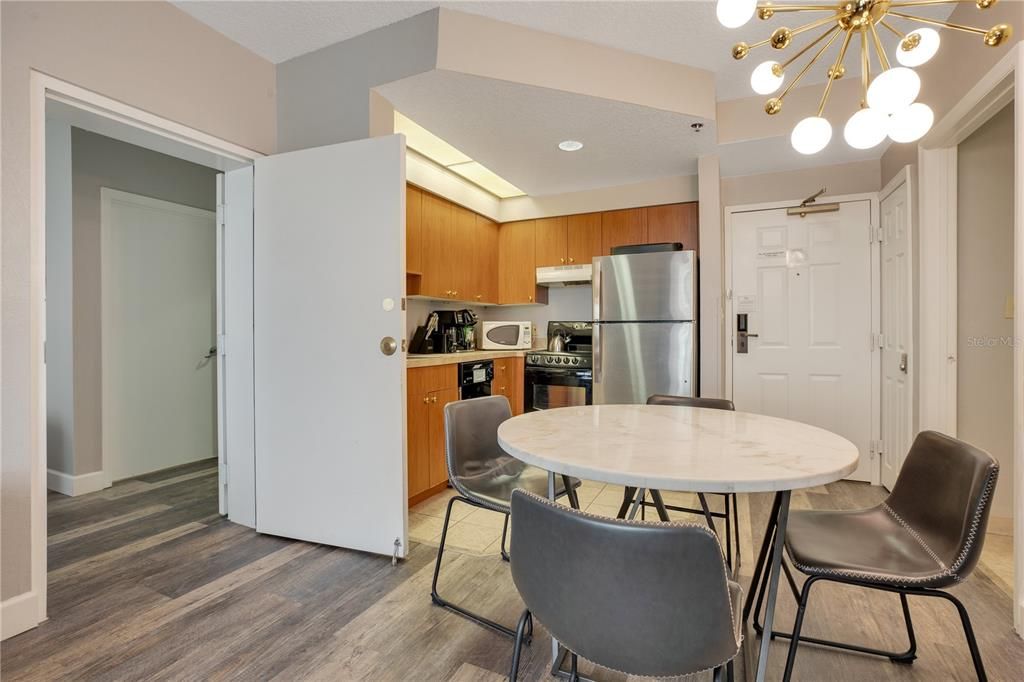 Kitchen/Dining Area