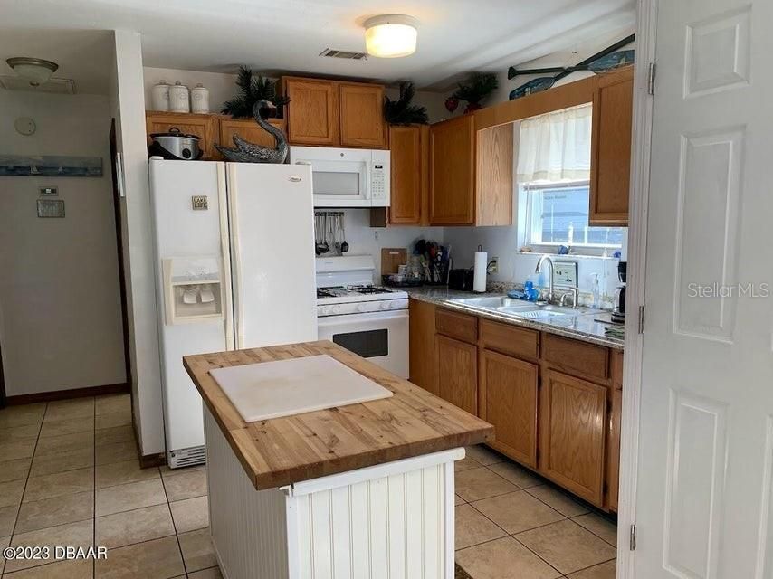 Recently Sold: $178,500 (2 beds, 1 baths, 672 Square Feet)