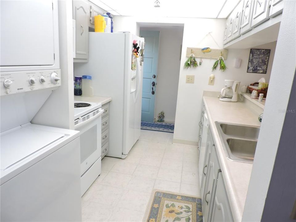 Vendido Recientemente: $159,500 (2 camas, 2 baños, 1120 Pies cuadrados)