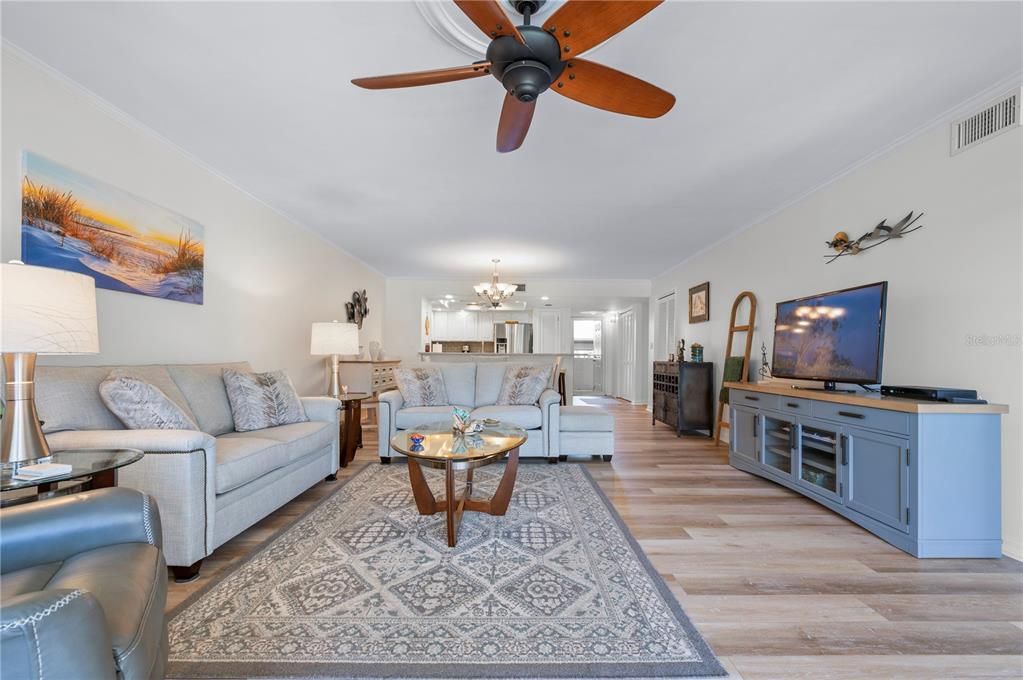 Recently Sold: $378,500 (2 beds, 2 baths, 1398 Square Feet)