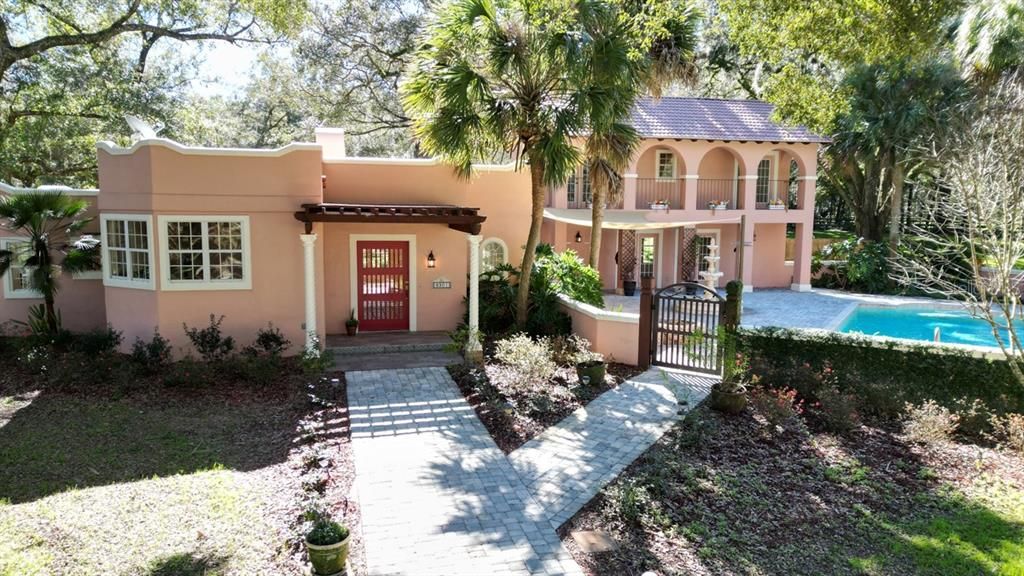 For Sale: $1,800,000 (3 beds, 2 baths, 3497 Square Feet)