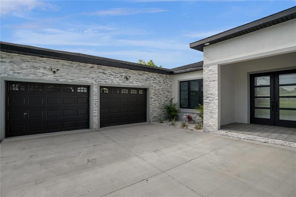Active With Contract: $535,000 (4 beds, 2 baths, 2352 Square Feet)