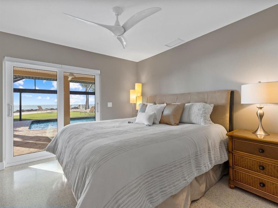Guest bedroom 2 with a view of the Gulf of Mexico