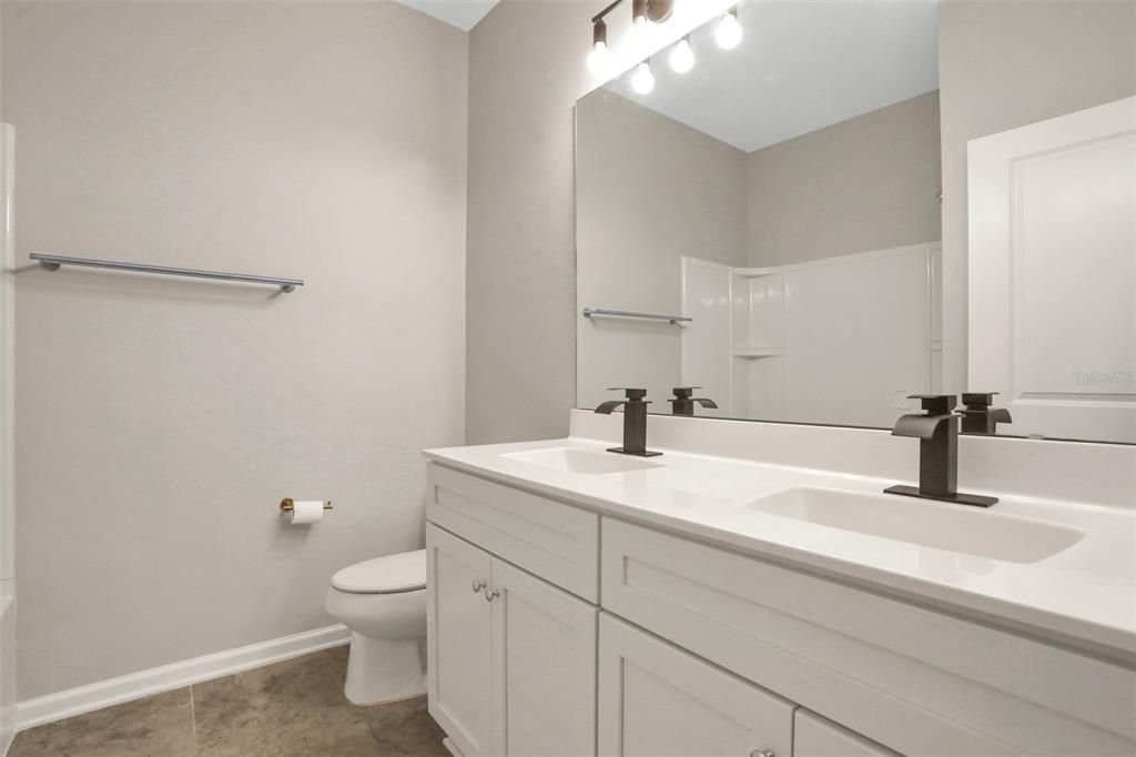 For Sale: $469,000 (3 beds, 2 baths, 1789 Square Feet)