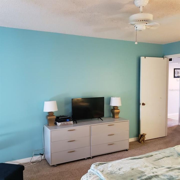 For Rent: $2,000 (2 beds, 2 baths, 1408 Square Feet)