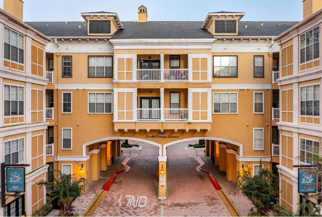 Active With Contract: $199,000 (1 beds, 1 baths, 645 Square Feet)