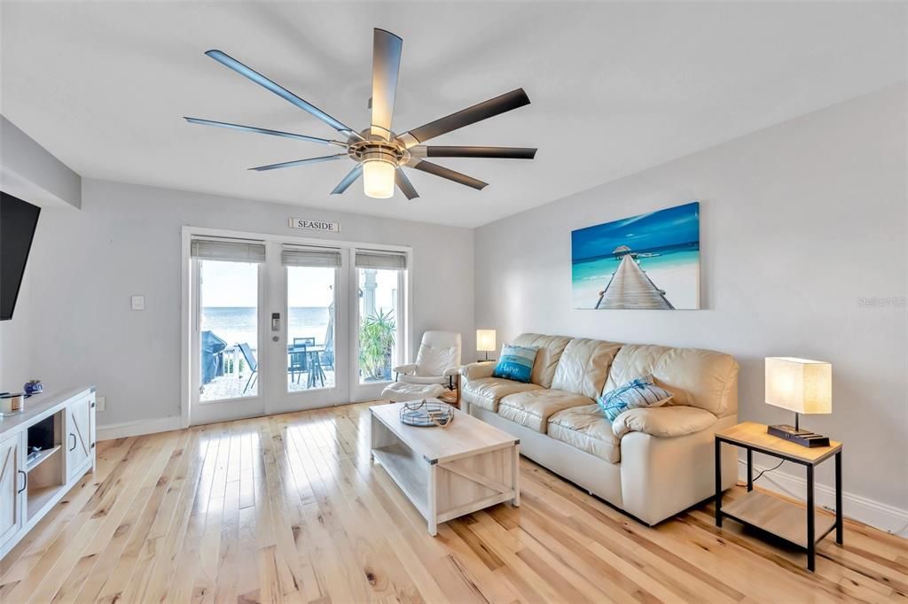 Recently Sold: $469,000 (2 beds, 1 baths, 1022 Square Feet)