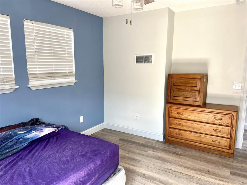 For Sale: $210,000 (1 beds, 1 baths, 768 Square Feet)