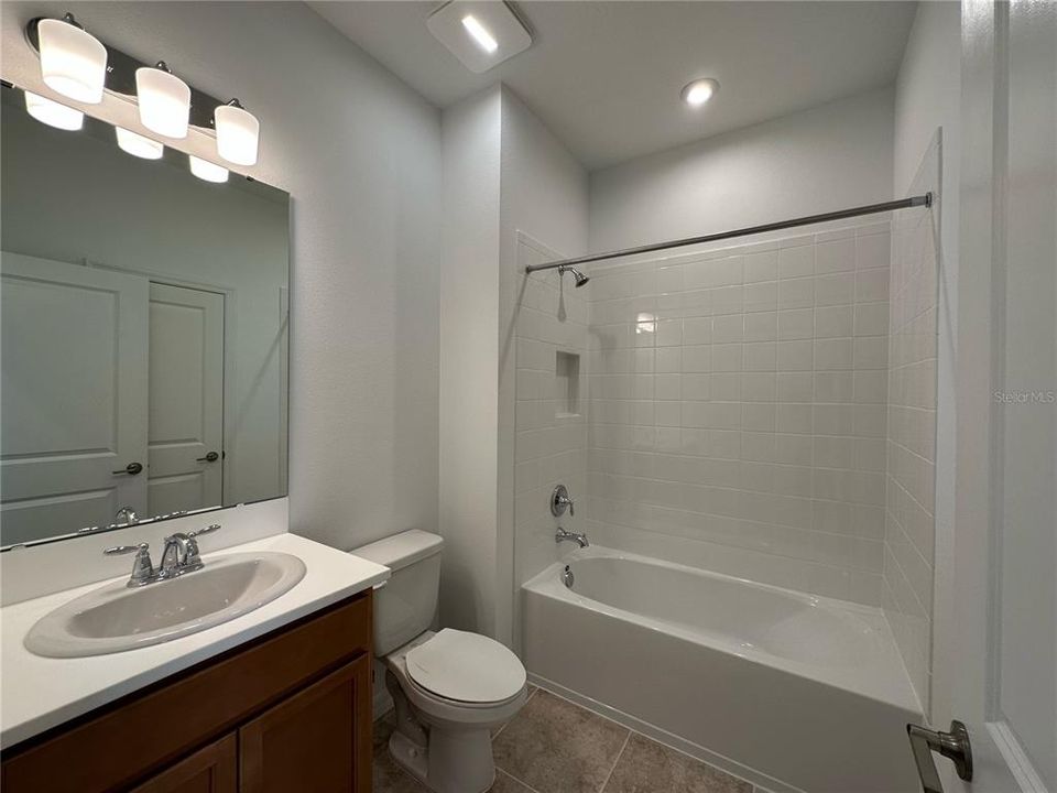 Недавно арендовано: $2,900 (4 спален, 3 ванн, 2399 Квадратных фут)