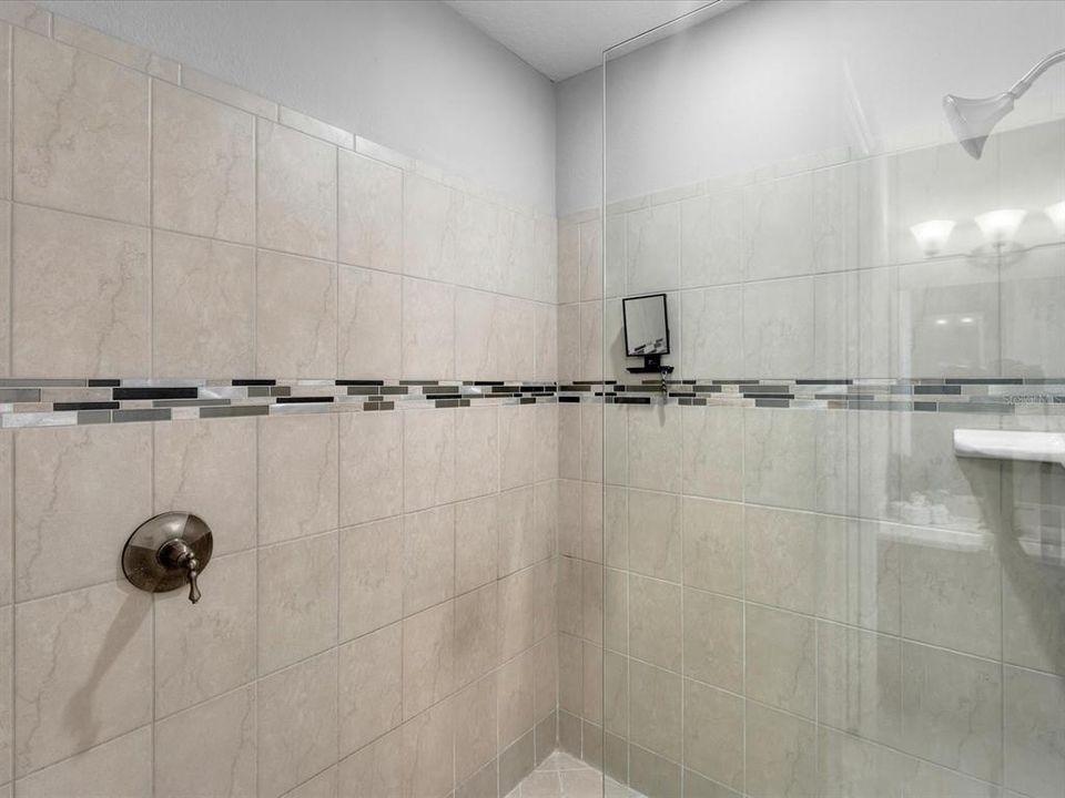 最近售出: $783,000 (4 贝兹, 3 浴室, 1642 平方英尺)