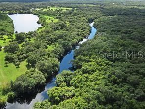 На продажу: $3,800,000 (51.45 acres)