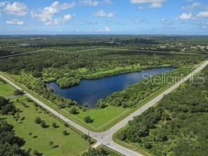 На продажу: $3,800,000 (51.45 acres)