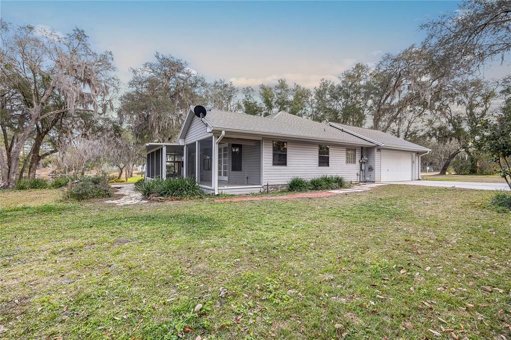 Recently Sold: $399,999 (3 beds, 2 baths, 1825 Square Feet)