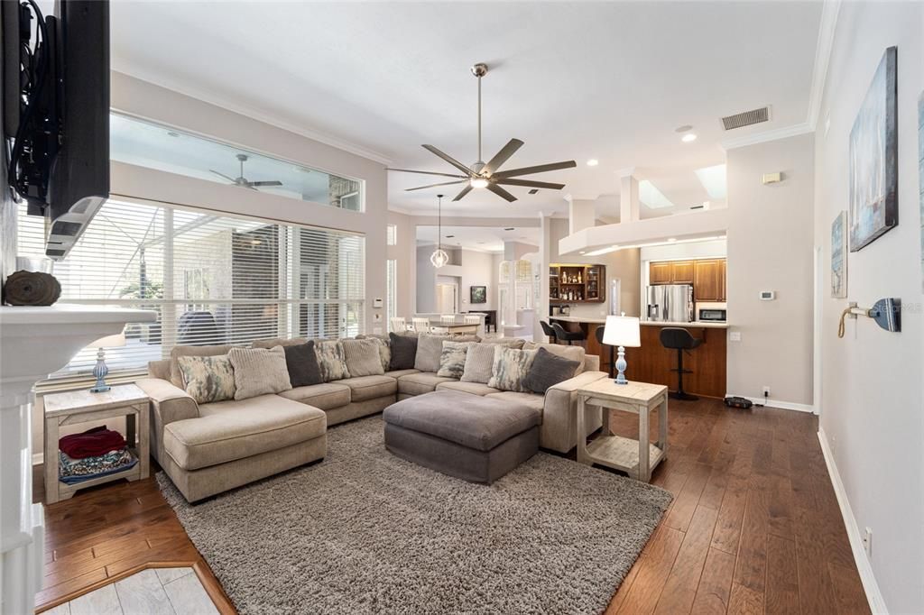 Recently Sold: $949,000 (5 beds, 3 baths, 3797 Square Feet)