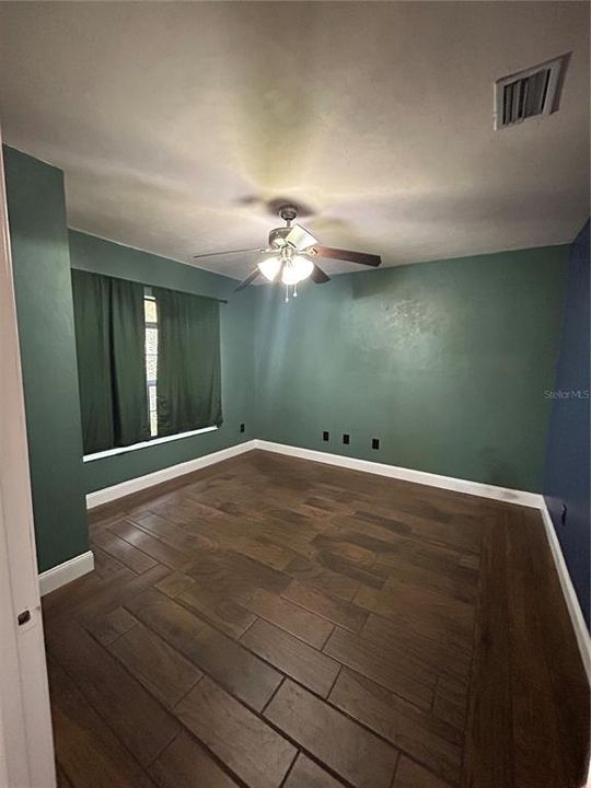For Rent: $2,150 (3 beds, 2 baths, 1659 Square Feet)