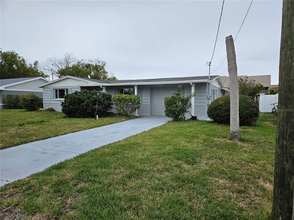 For Sale: $450,000 (3 beds, 2 baths, 1168 Square Feet)