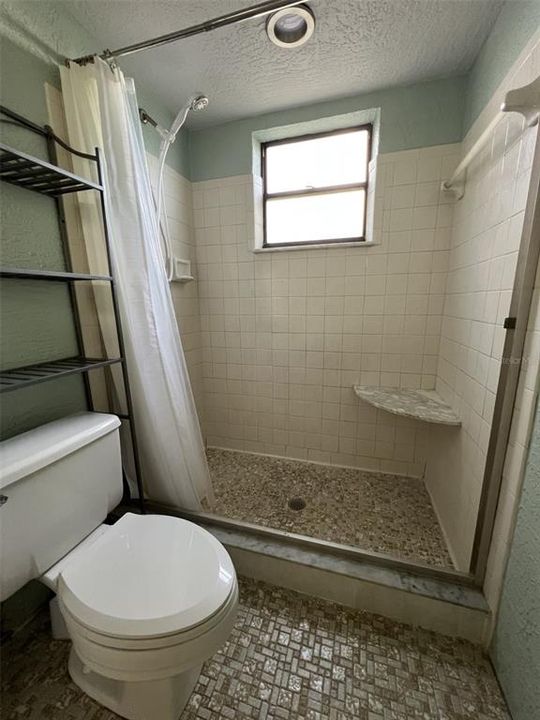 最近租的: $2,000 (1 贝兹, 1 浴室, 989 平方英尺)