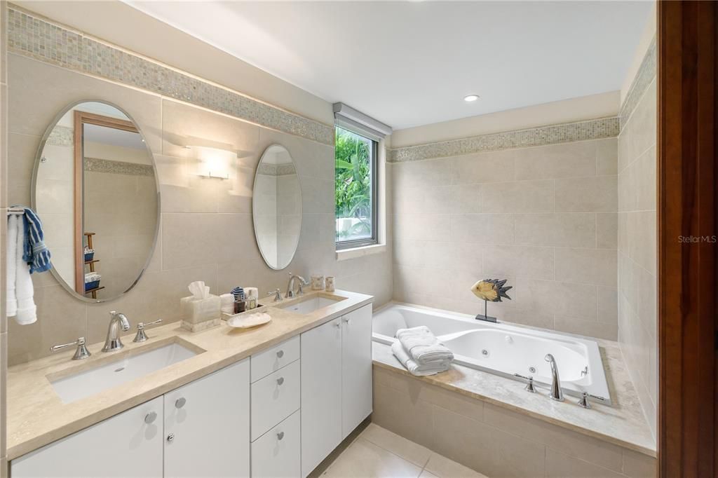 For Rent: $15,000 (3 beds, 3 baths, 1854 Square Feet)