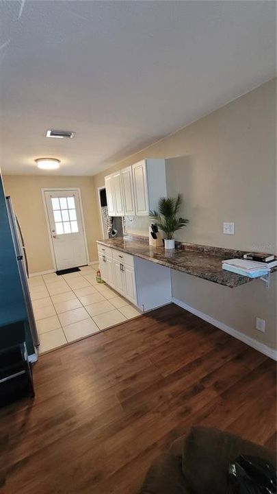 For Rent: $2,100 (3 beds, 2 baths, 975 Square Feet)