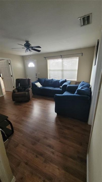 For Rent: $2,100 (3 beds, 2 baths, 975 Square Feet)