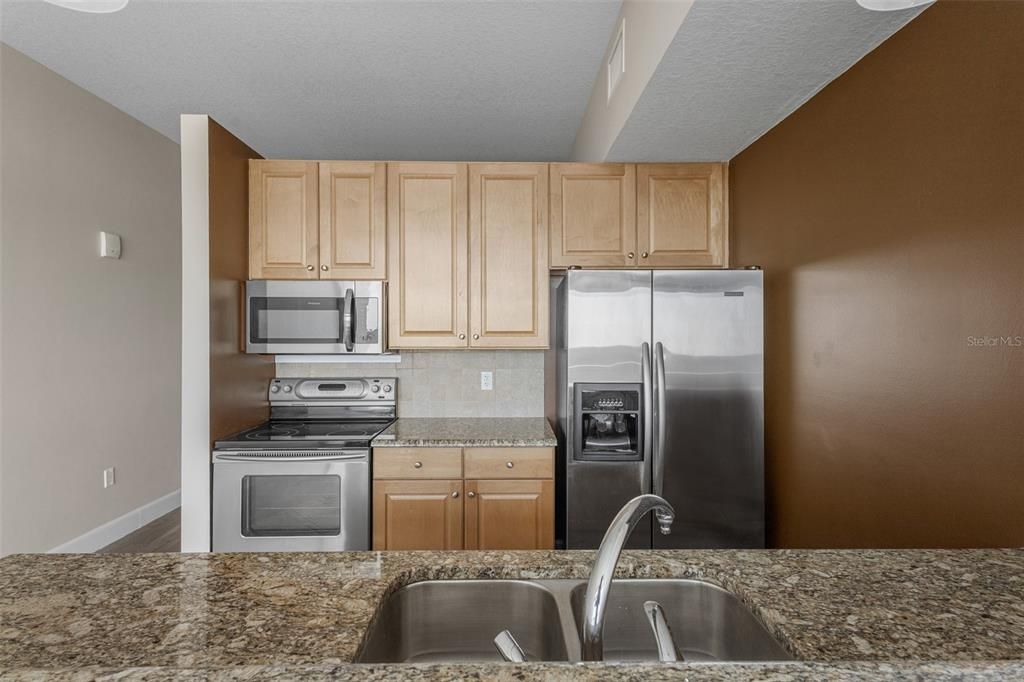 For Sale: $224,999 (1 beds, 1 baths, 644 Square Feet)