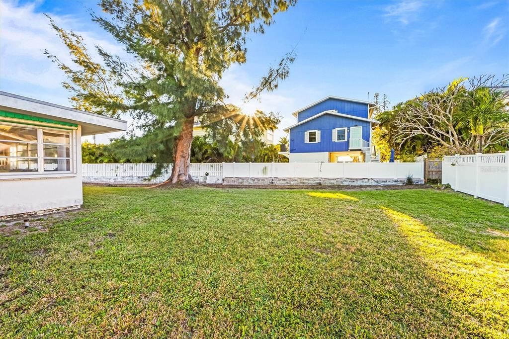 Recently Sold: $1,350,000 (4 beds, 2 baths, 1735 Square Feet)
