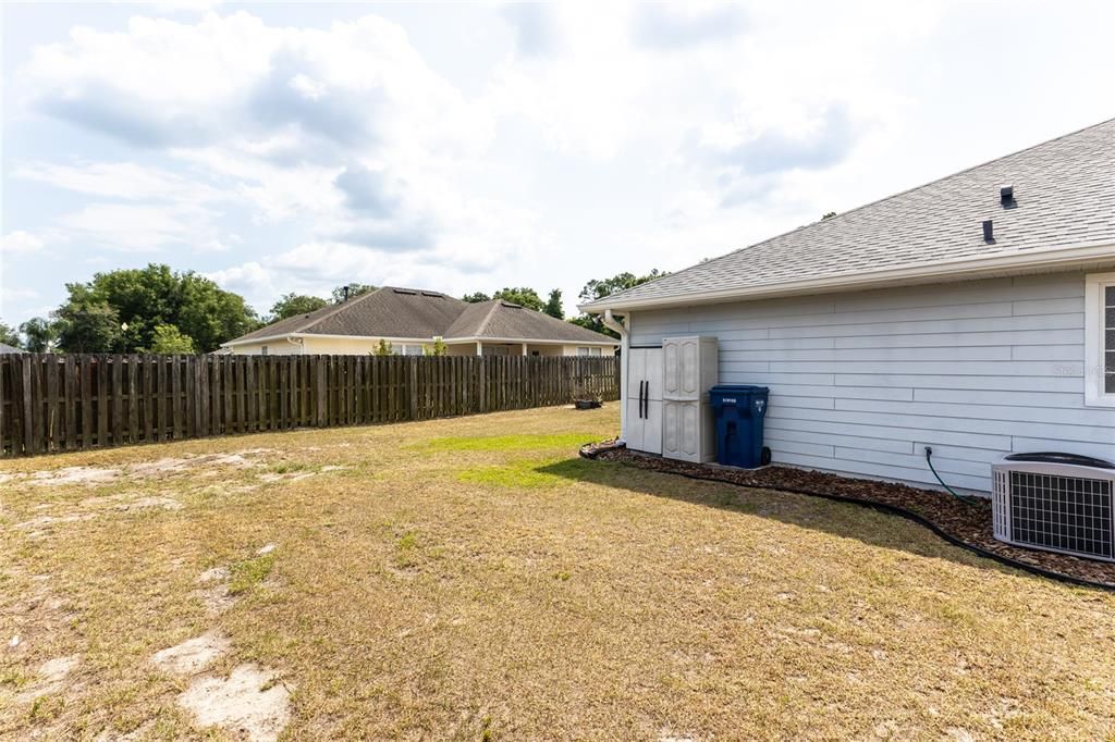 For Sale: $305,000 (3 beds, 2 baths, 1641 Square Feet)