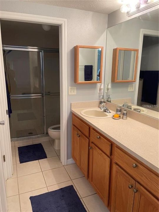 Active With Contract: $1,900 (2 beds, 2 baths, 1070 Square Feet)